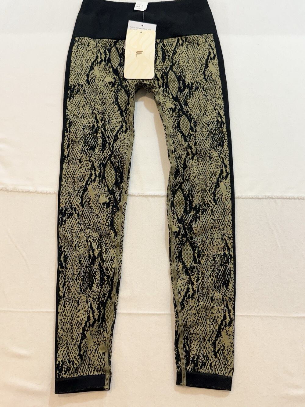 Fabletics High-Waisted Seamless 7/8 Leggings | Snakeskin Print | Size XS NWT